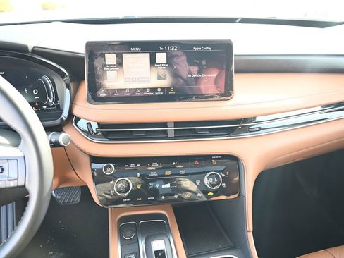 Used 2025 INFINITI QX60 Sensory image 26