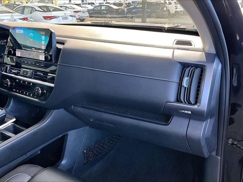 Certified 2023 Nissan Pathfinder SL w/ Lighting Package (N92) image 17