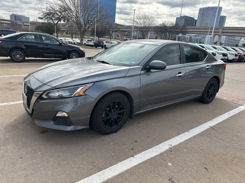 Used 2020 Nissan Altima 2.5 S image 1