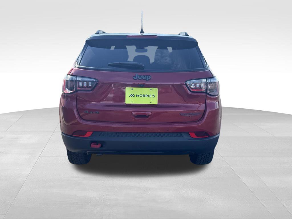 Used 2025 Jeep Compass Trailhawk AWD/4WD image 10
