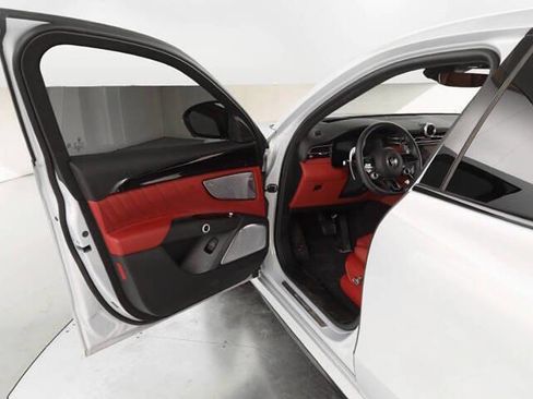 Used 2023 Maserati Grecale Modena image 9