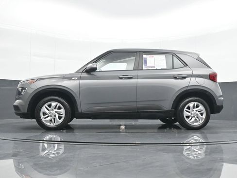 Used 2022 Hyundai Venue SE w/ Cargo Package image 18