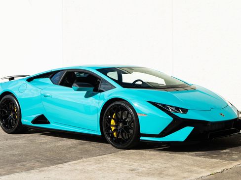 Used 2023 Lamborghini Huracan Tecnica RWD image 8