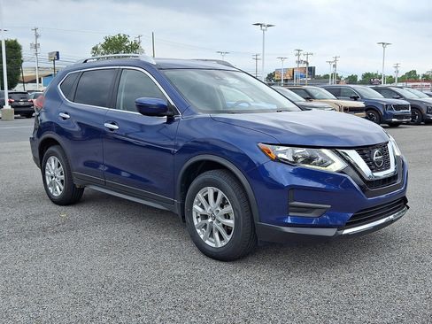 Used 2019 Nissan Rogue SV AWD/4WD image 3
