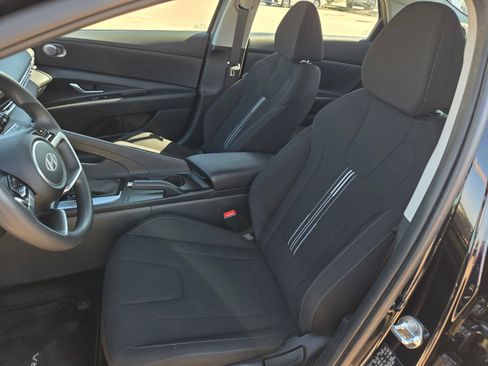 Used 2024 Hyundai Elantra SEL FWD image 22