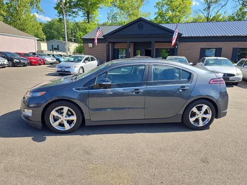 Used 2011 Chevrolet Volt Premium w/ Premium Trim Package FWD image 3