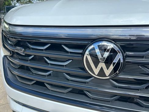 New 2026 Volkswagen Atlas Cross Sport SEL R-Line image 9