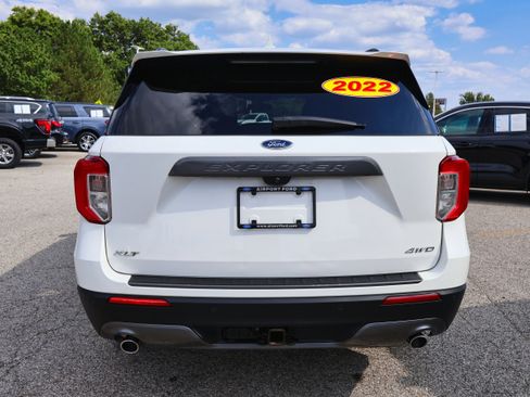 Used 2022 Ford Explorer XLT w/ Equipment Group 202A image 4