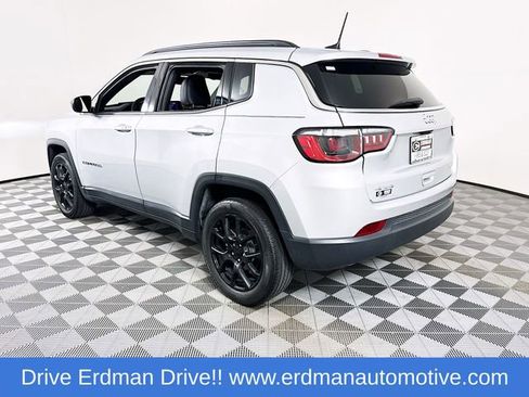 Used 2025 Jeep Compass Latitude image 21
