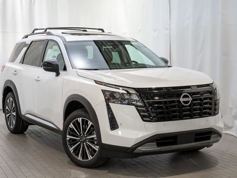 New 2026 Nissan Pathfinder Platinum image 1