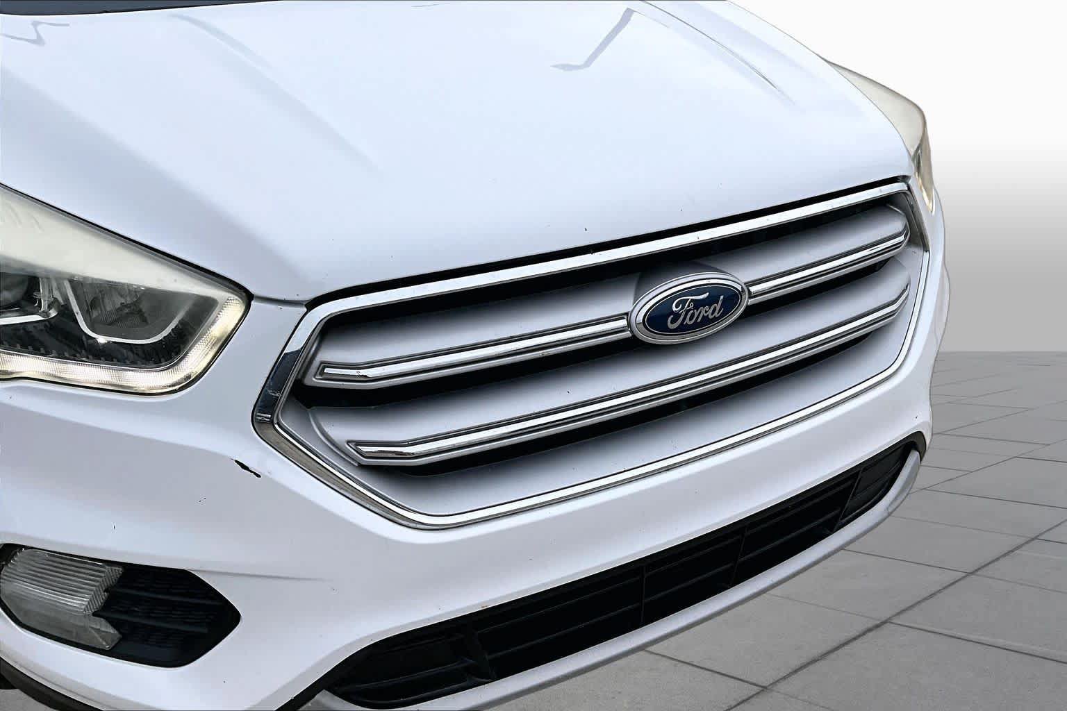 Used 2018 Ford Escape SEL FWD image 30