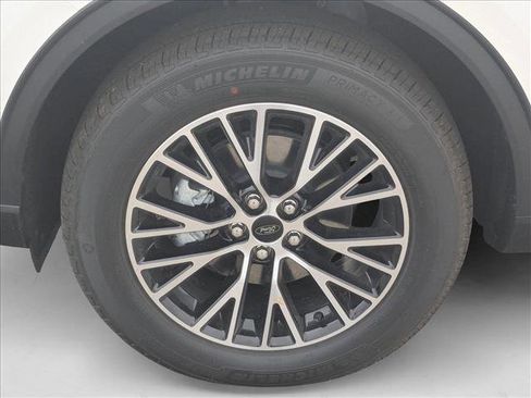 New 2025 Ford Escape SE w/ PHEV Premium Package image 10