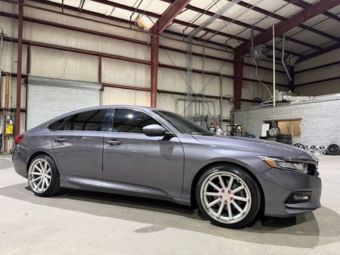 Used 2018 Honda Accord Sport image 3
