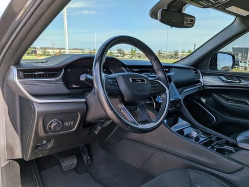 Used 2022 Jeep Grand Cherokee Altitude image 10