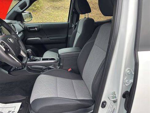 Used 2023 Toyota Tacoma TRD Sport image 11