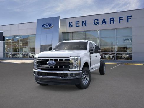 New 2025 Ford F350 XL w/ XL Chrome Package image 2