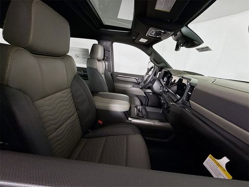 New 2026 Chevrolet Silverado 2500 ZR2 image 24