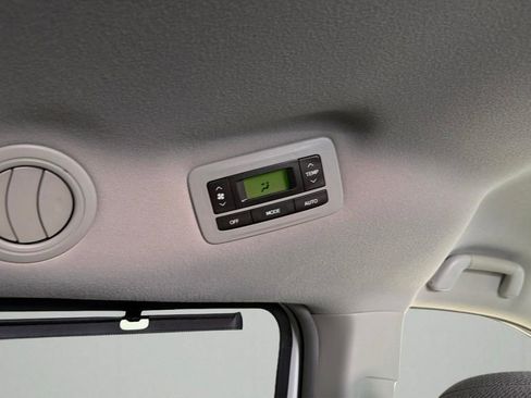Used 2013 Toyota Sienna LE FWD image 36