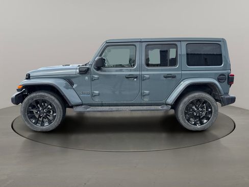 Used 2025 Jeep Wrangler Unlimited Sahara image 4