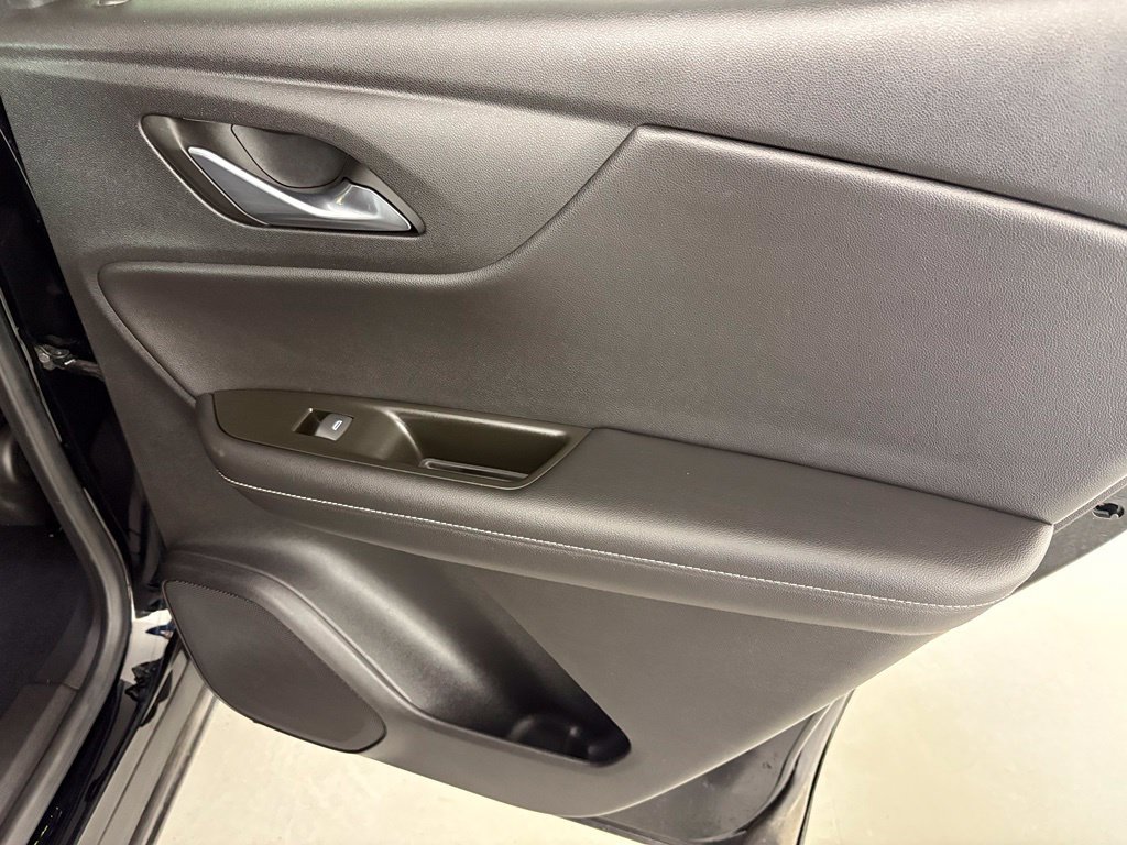 Used 2025 Chevrolet Blazer LT FWD image 35