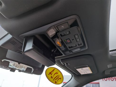 Used 2024 Toyota Grand Highlander AWD Hybrid image 20