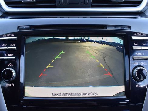 Used 2017 Nissan Murano SV image 20