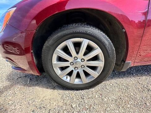 Used 2013 Chrysler 200 Touring FWD image 11