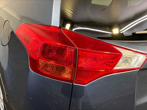 Used 2014 Toyota RAV4 LE image 27