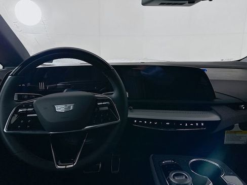 New 2026 Cadillac Optiq Luxury 1 image 16