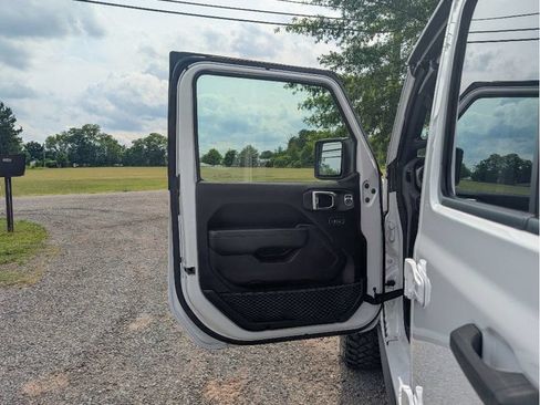 Used 2023 Jeep Wrangler Unlimited w/ Cold Weather Group AWD/4WD image 13