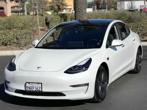 Used 2021 Tesla Model 3 Standard Range Plus image 15