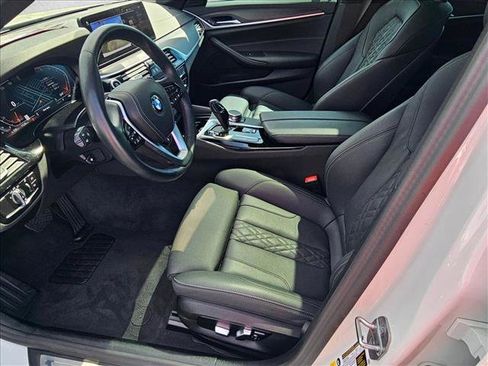 Used 2023 BMW 530i image 17