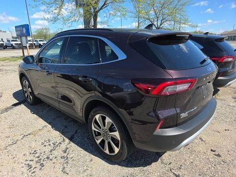Used 2023 Ford Escape Platinum AWD/4WD image 3