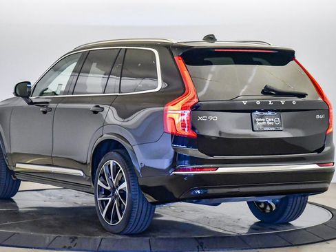 Certified 2024 Volvo XC90 B6 Plus image 2