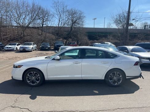 Used 2023 Honda Accord EX image 7