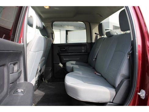 Used 2017 RAM 2500 Tradesman w/ Chrome Appearance Group image 12