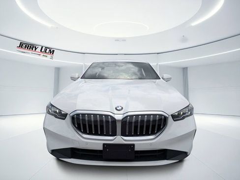 Used 2026 BMW 530i xDrive AWD/4WD image 8