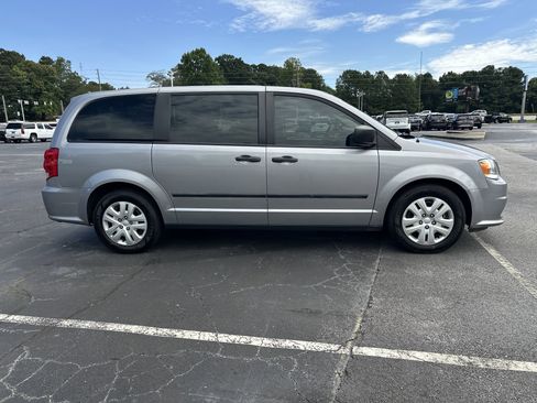 Used 2016 Dodge Grand Caravan American Value Package image 9