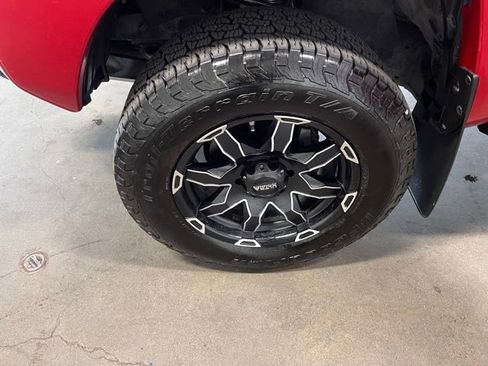 Used 2015 Toyota Tacoma 4x4 Double Cab w/ TRD Sport Package image 30
