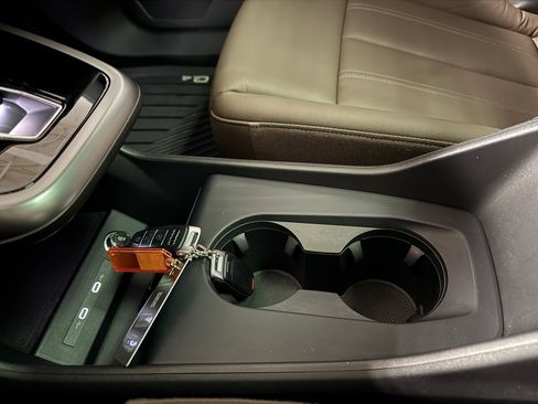 Used 2024 Audi Q4 e-tron Prestige image 15