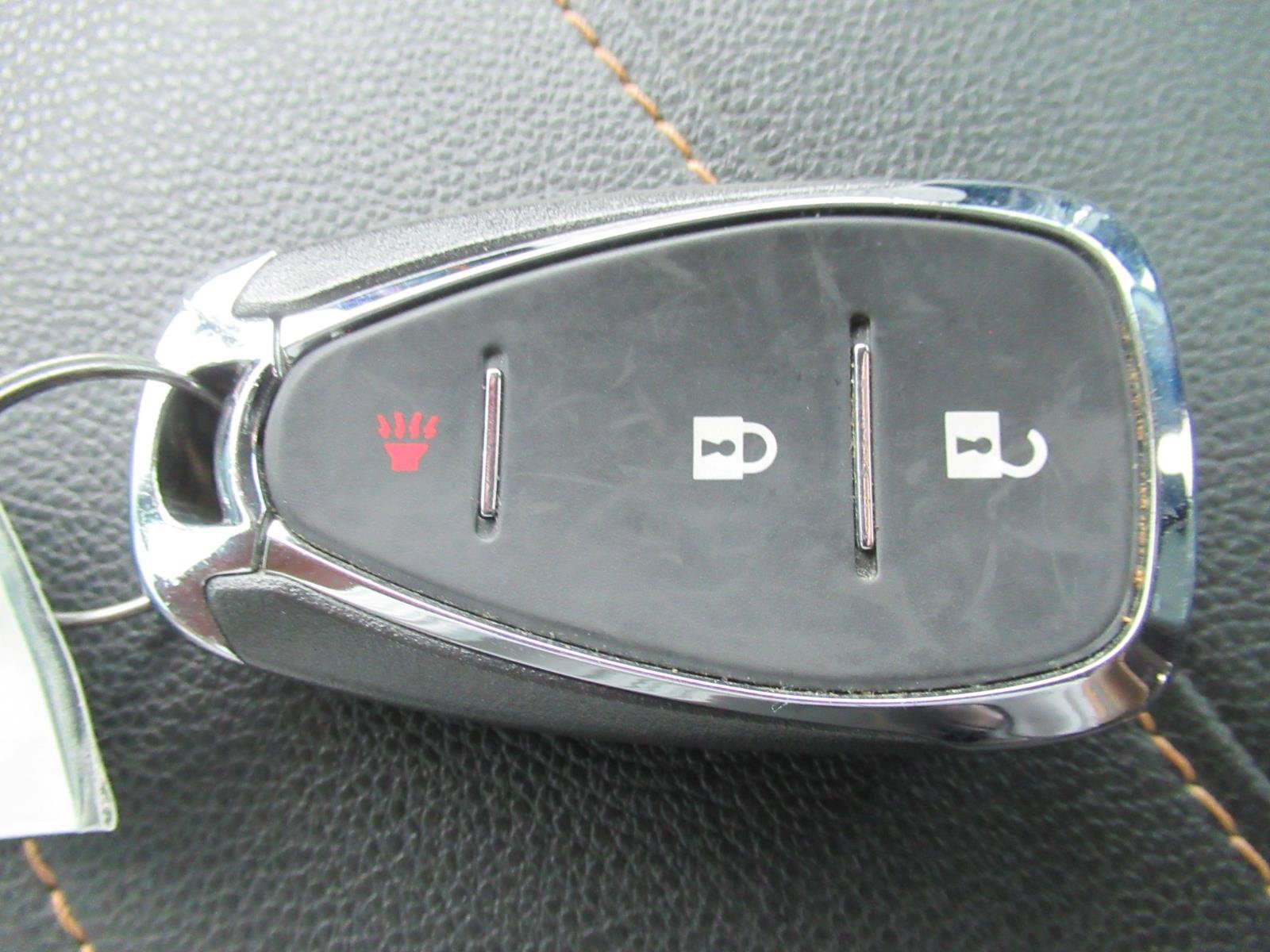 Used 2020 Chevrolet Traverse LT FWD image 34