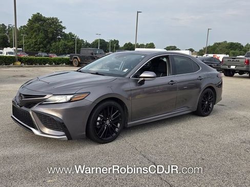 Used 2023 Toyota Camry XSE FWD image 3