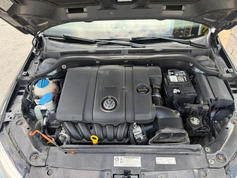 Used 2013 Volkswagen Jetta SE FWD image 25