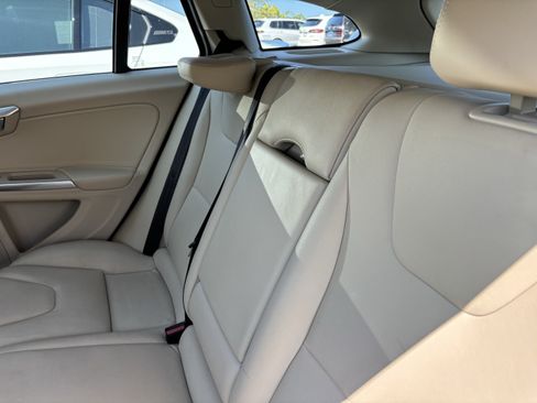 Used 2015 Volvo V60 T5 Premier Plus FWD image 33