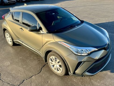 Used 2021 Toyota C-HR LE image 4