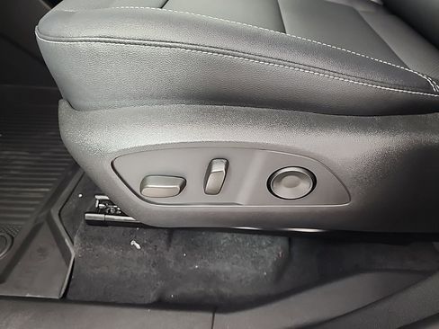 New 2026 Chevrolet Traverse LT w/ Driver Confidence Package image 20