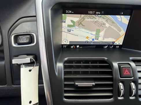 Used 2016 Volvo XC60 T5 Premier w/ Proximity Package image 16