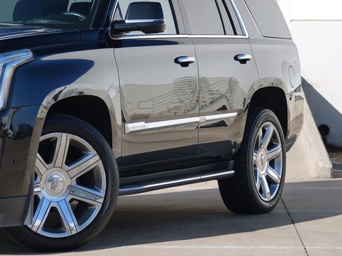 Used 2020 Cadillac Escalade Luxury image 23