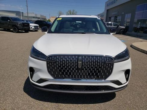 New 2026 Lincoln Aviator AWD image 10