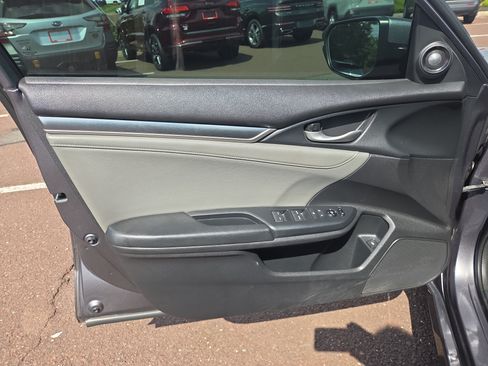 Used 2016 Honda Civic Touring image 14